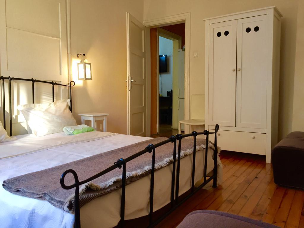 Interhost Guest Rooms And Apartments Sofia Eksteriør billede
