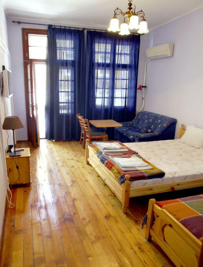 Interhost Guest Rooms And Apartments Sofia Eksteriør billede